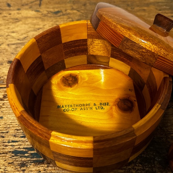 Wooden Checkered Box and Vase Set - Picture 4 of 5